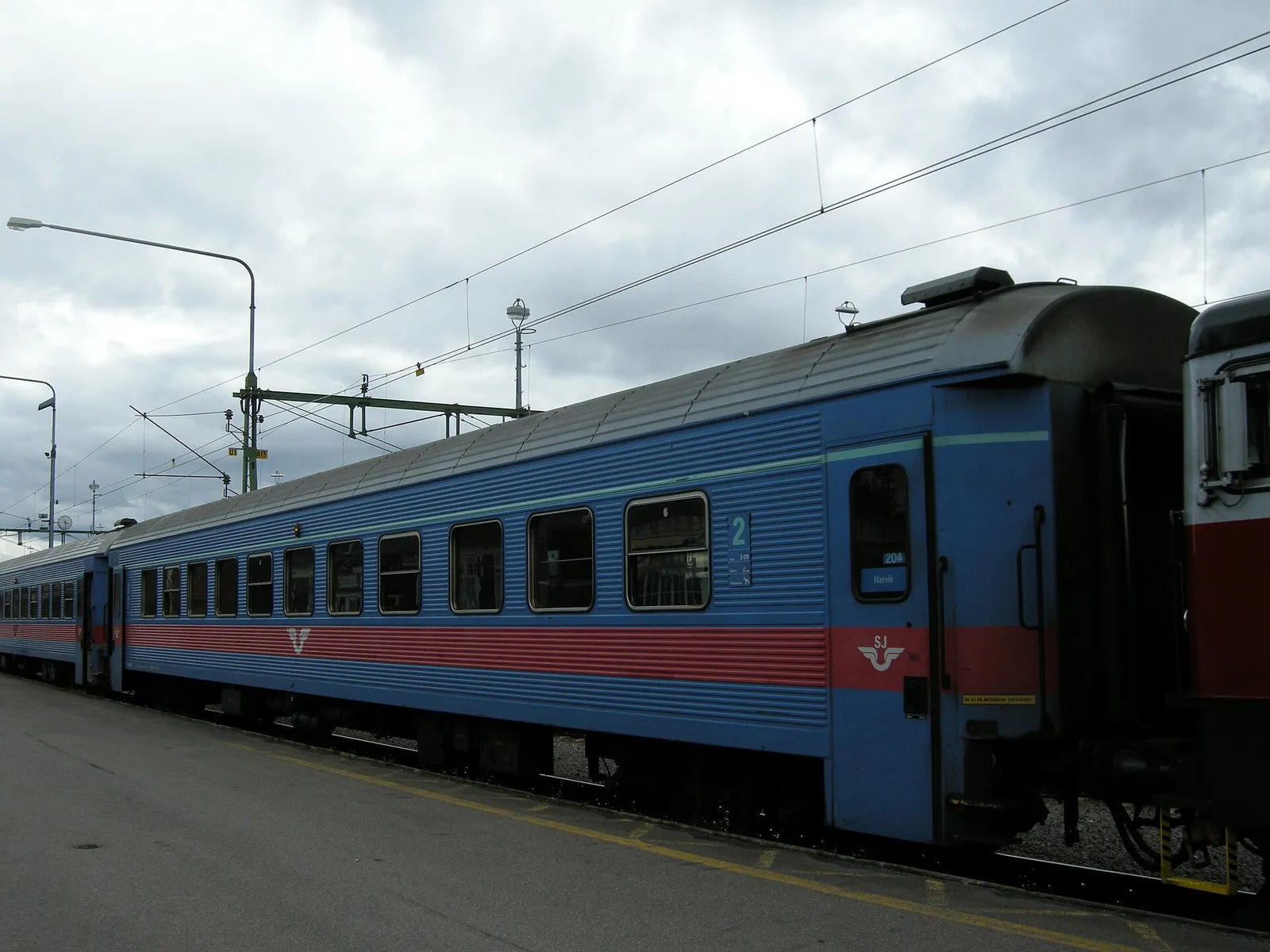 Tåg på linjen mot Narvik vid Kiruna
