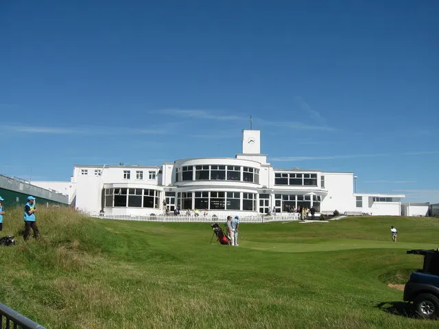Klubbhuset och 18:e greenen på Royal Birkdale