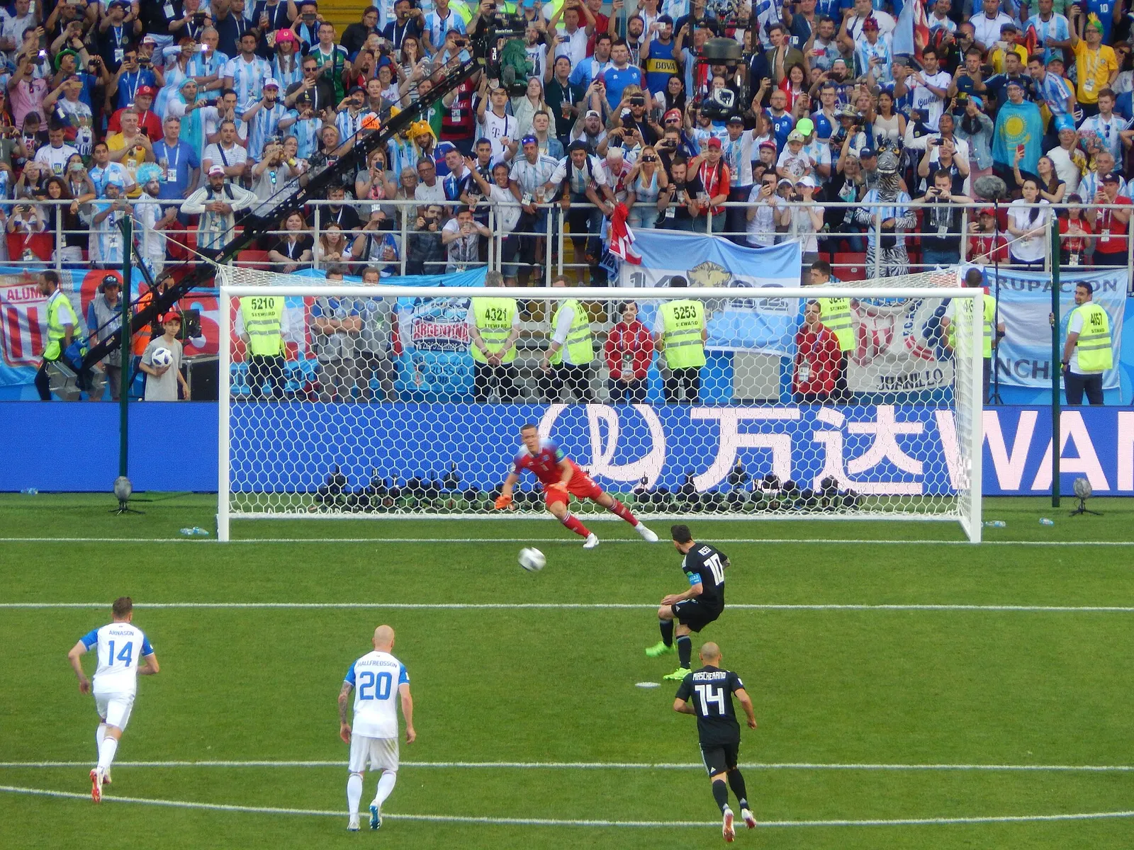 Lionel Messi i Argentinas landslagströja under ett tidigare VM (arkivbild)