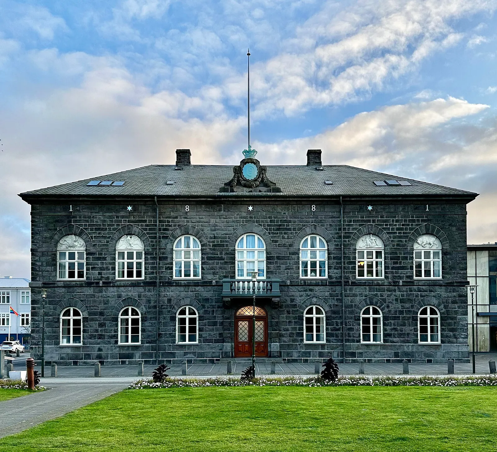 Arkivbild: alltingshuset i Reykjavik