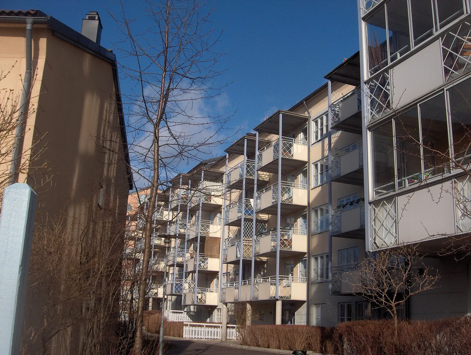 Flerbostadshus i ett bostadsområde i Stockholm