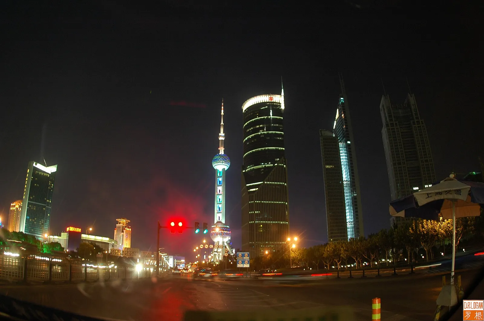 Shanghais skyline (arkivbild)