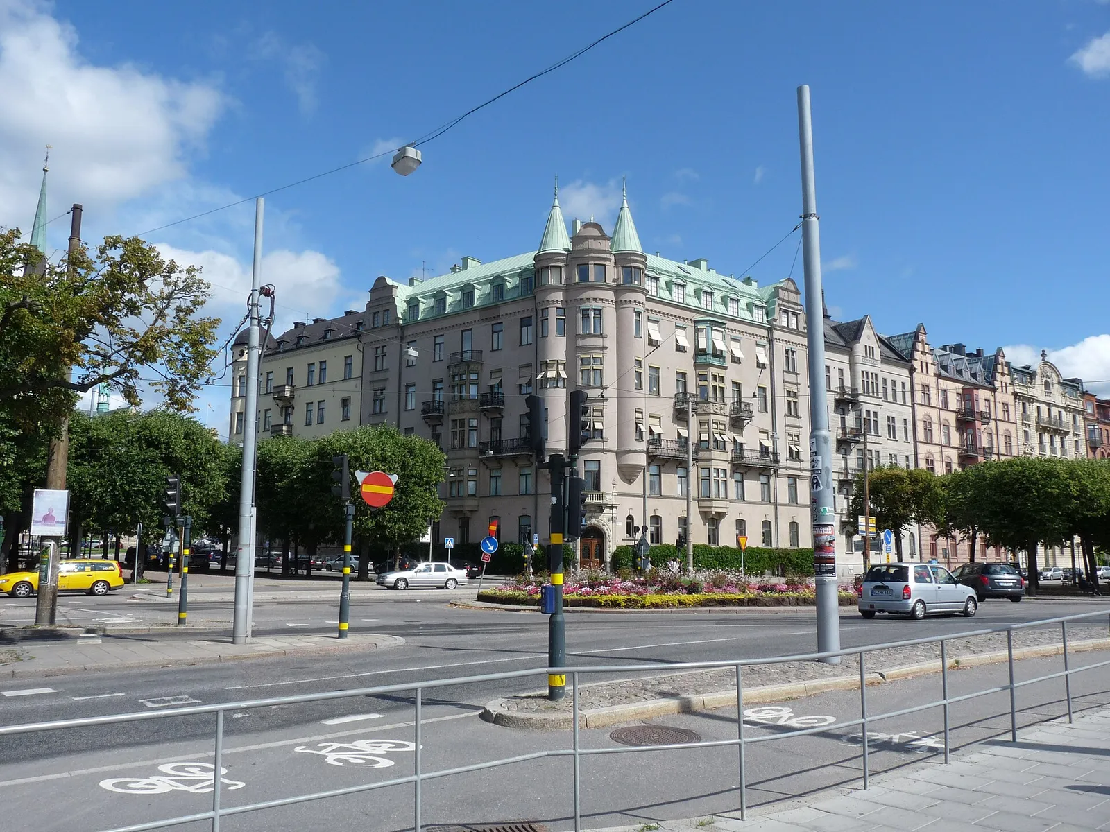 Cykelbana vid en korsning i Stockholm