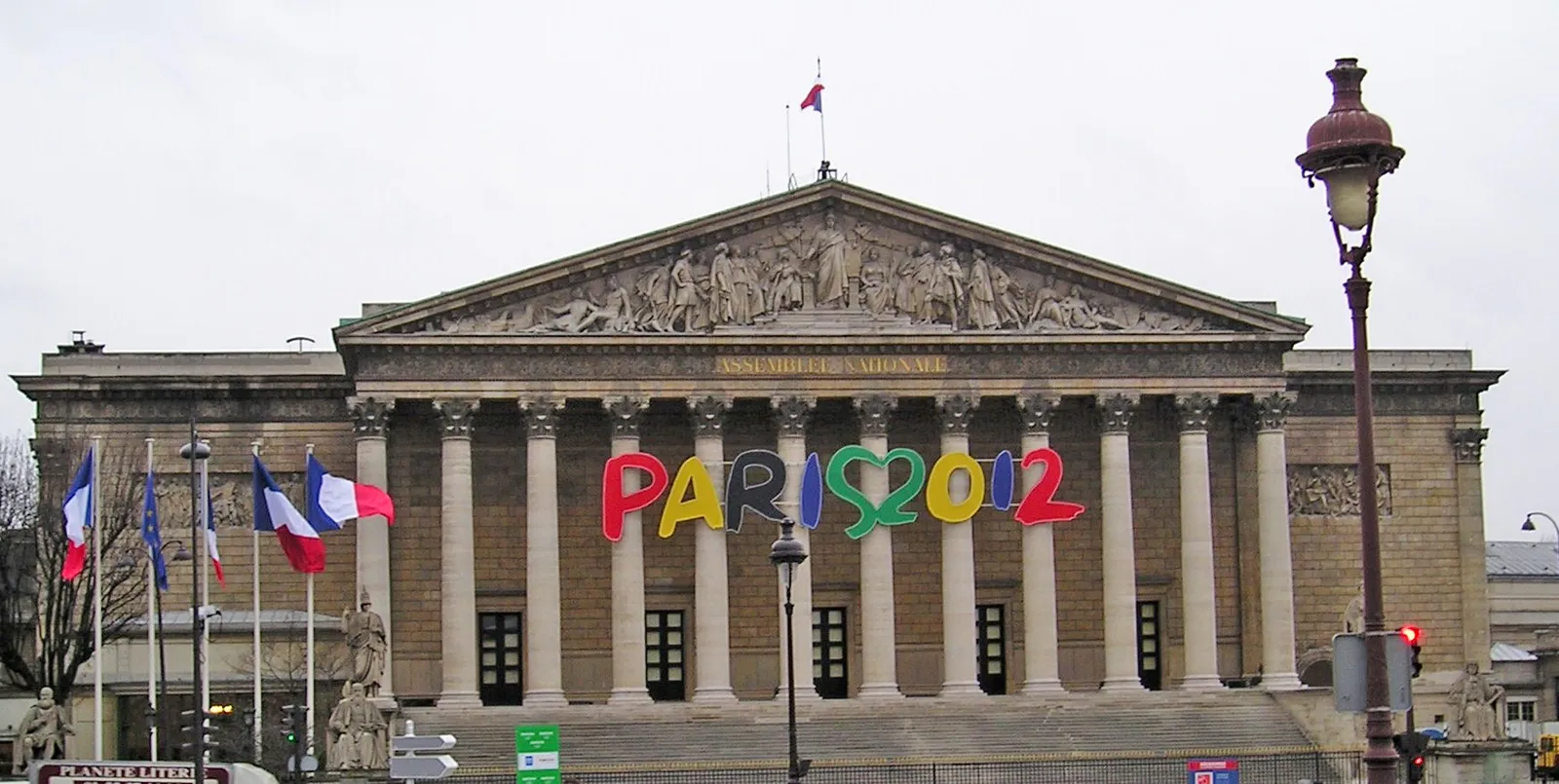 Nationalförsamlingens byggnad Palais Bourbon i Paris