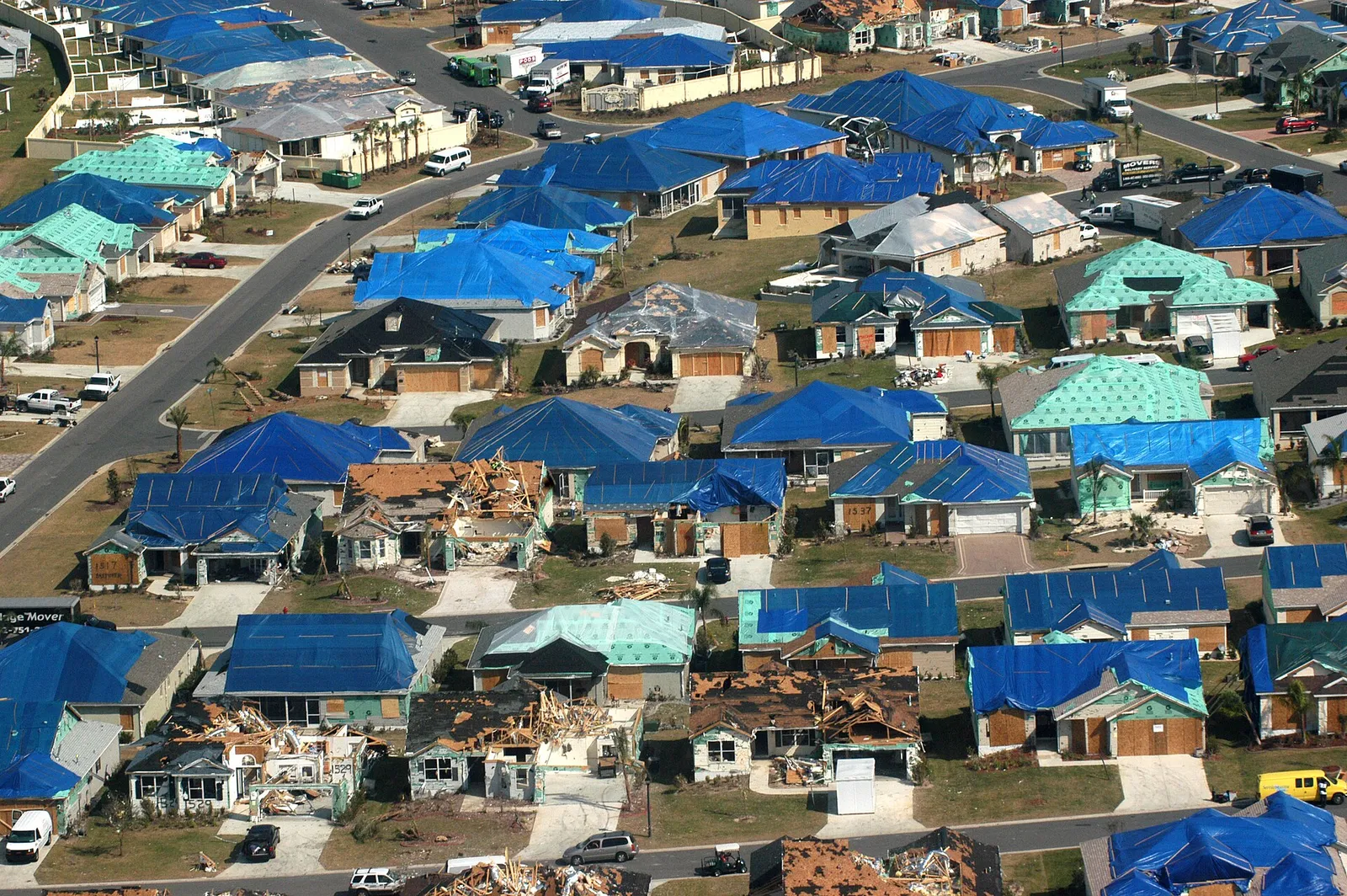Arkivbild: skador efter en tornado i USA