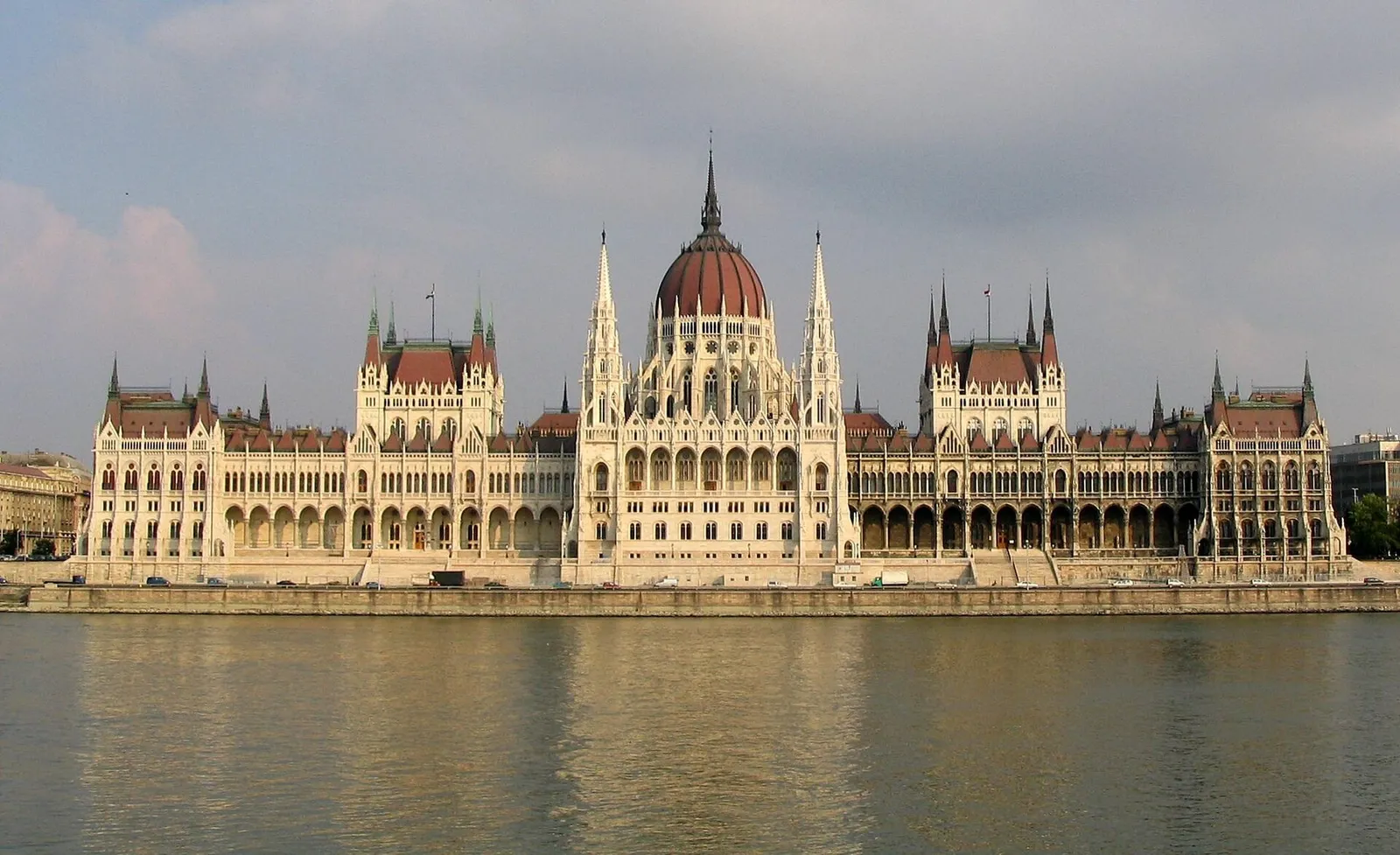 Parlamentsbyggnaden i Budapest