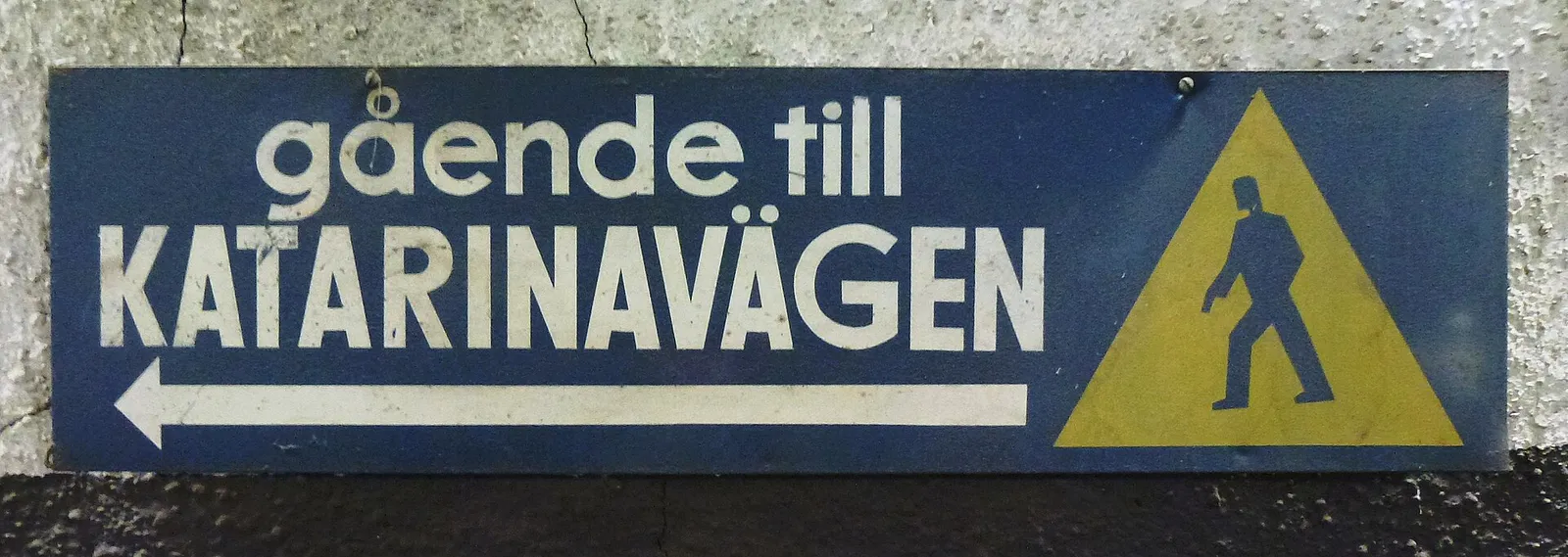 Skylt till skyddsrum i Stockholm, arkivbild