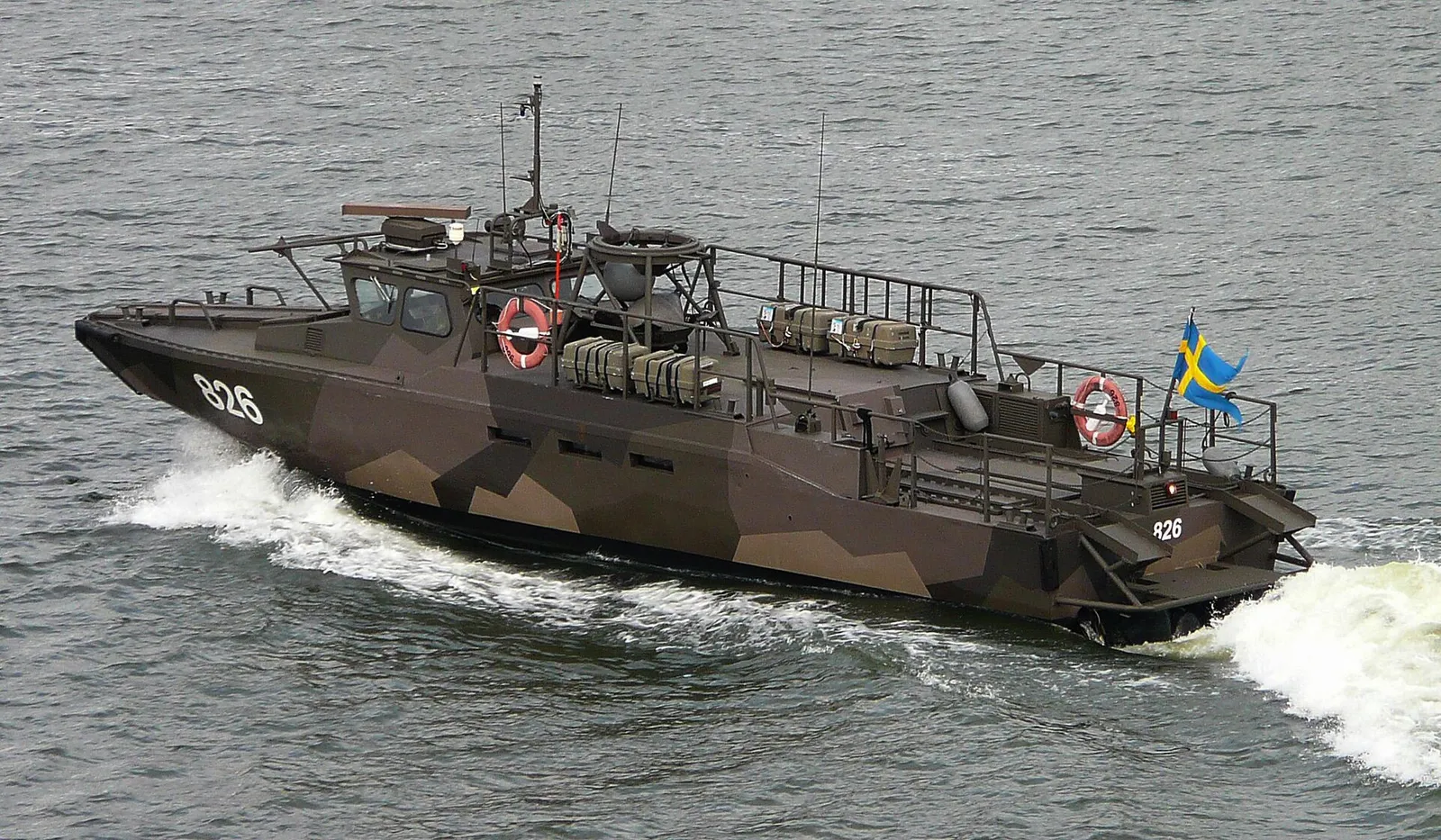 Stridsbåt 90 i svensk skärgård, arkivbild