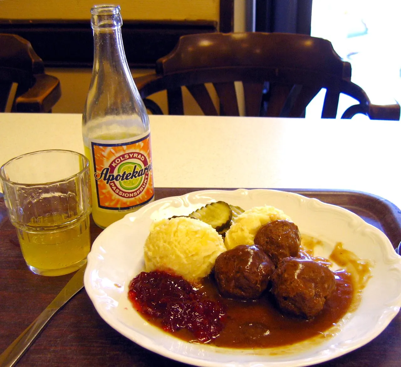 Köttbullar med lingon