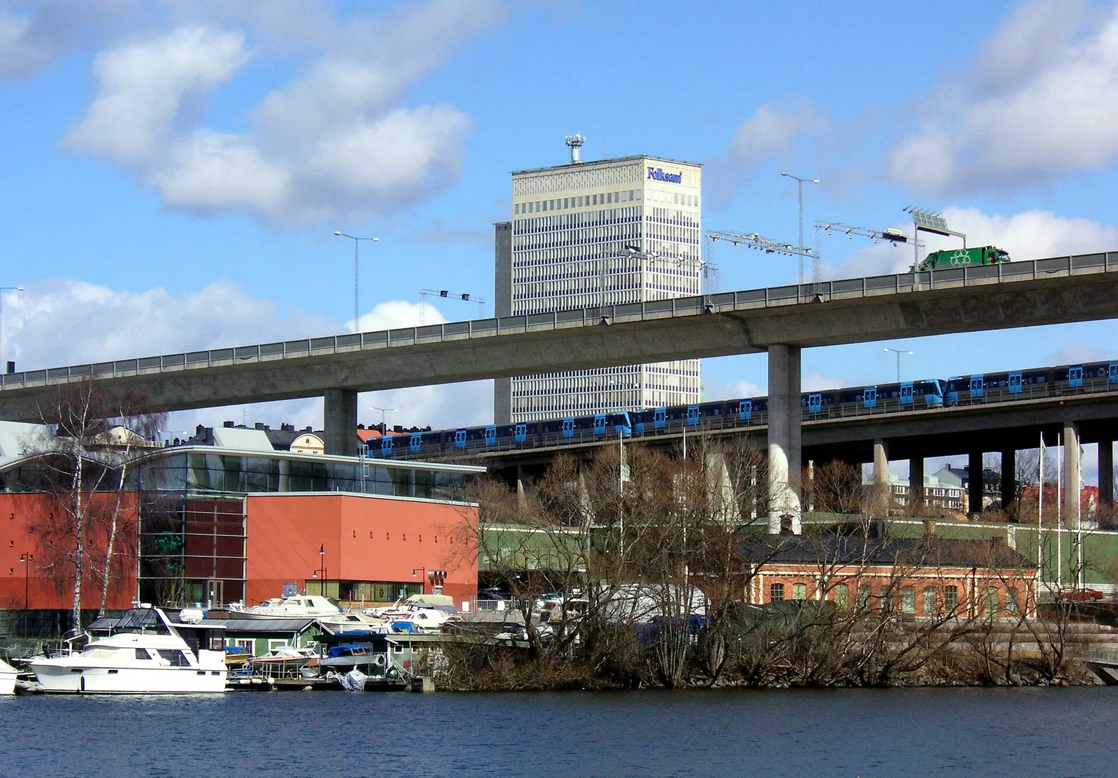 Broar vid Skanstull i Stockholm (genrebild)