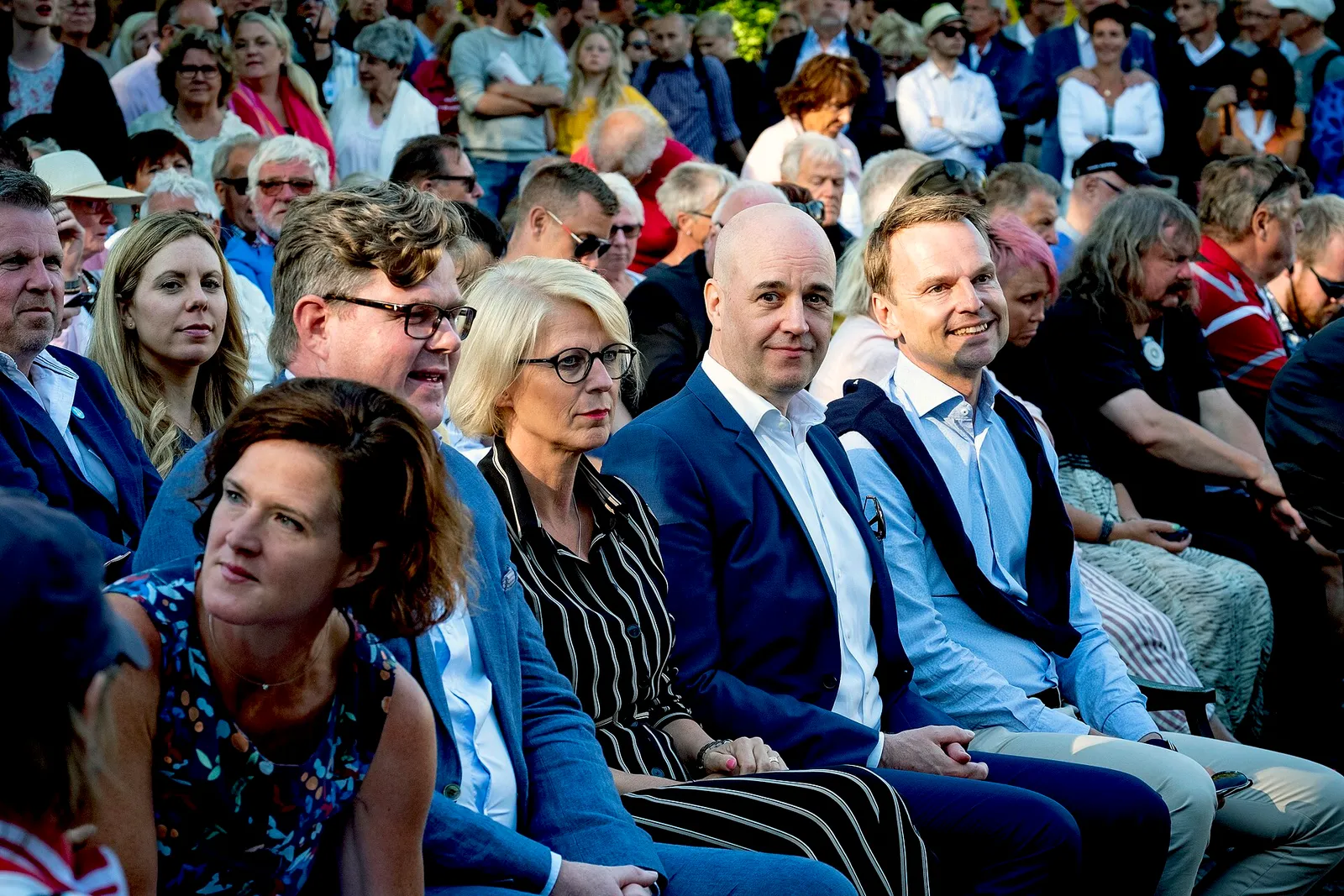 Elisabeth Svantesson i publiken under Almedalsveckan i Visby