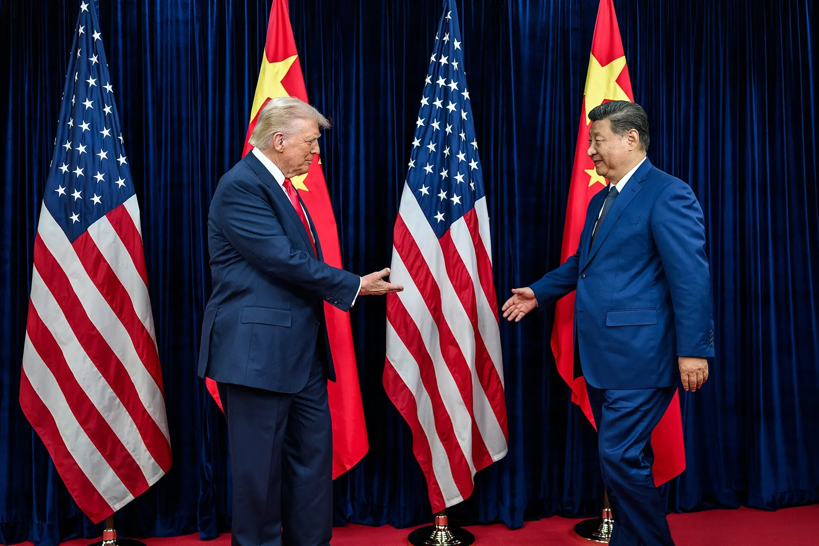 Donald Trump och Xi Jinping vid ett tidigare möte, arkivbild