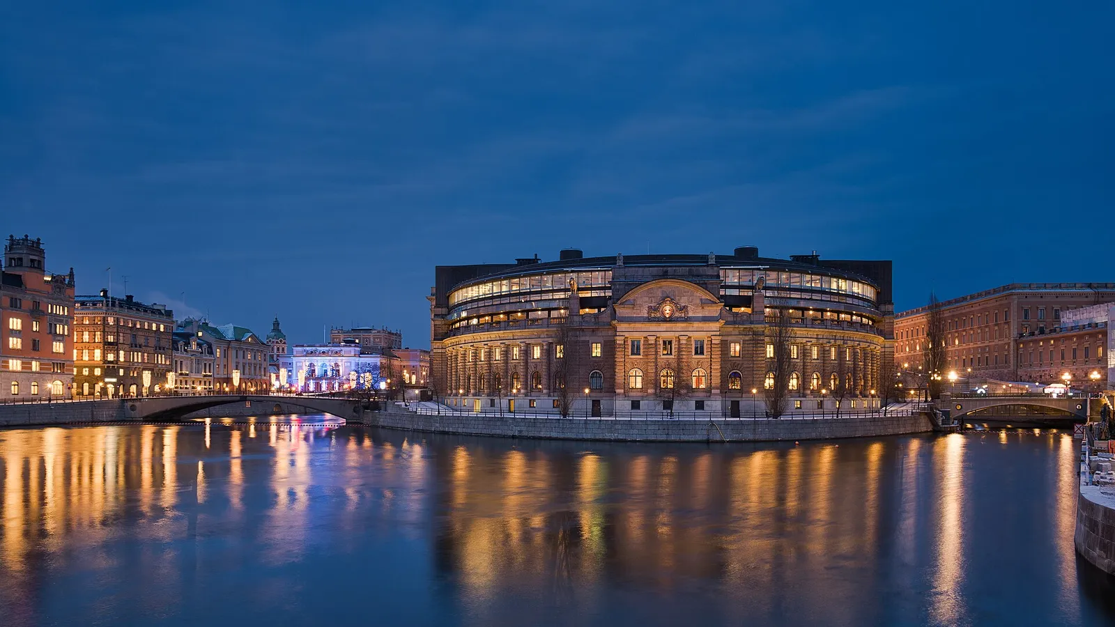 Arkivbild: riksdagshuset i Stockholm