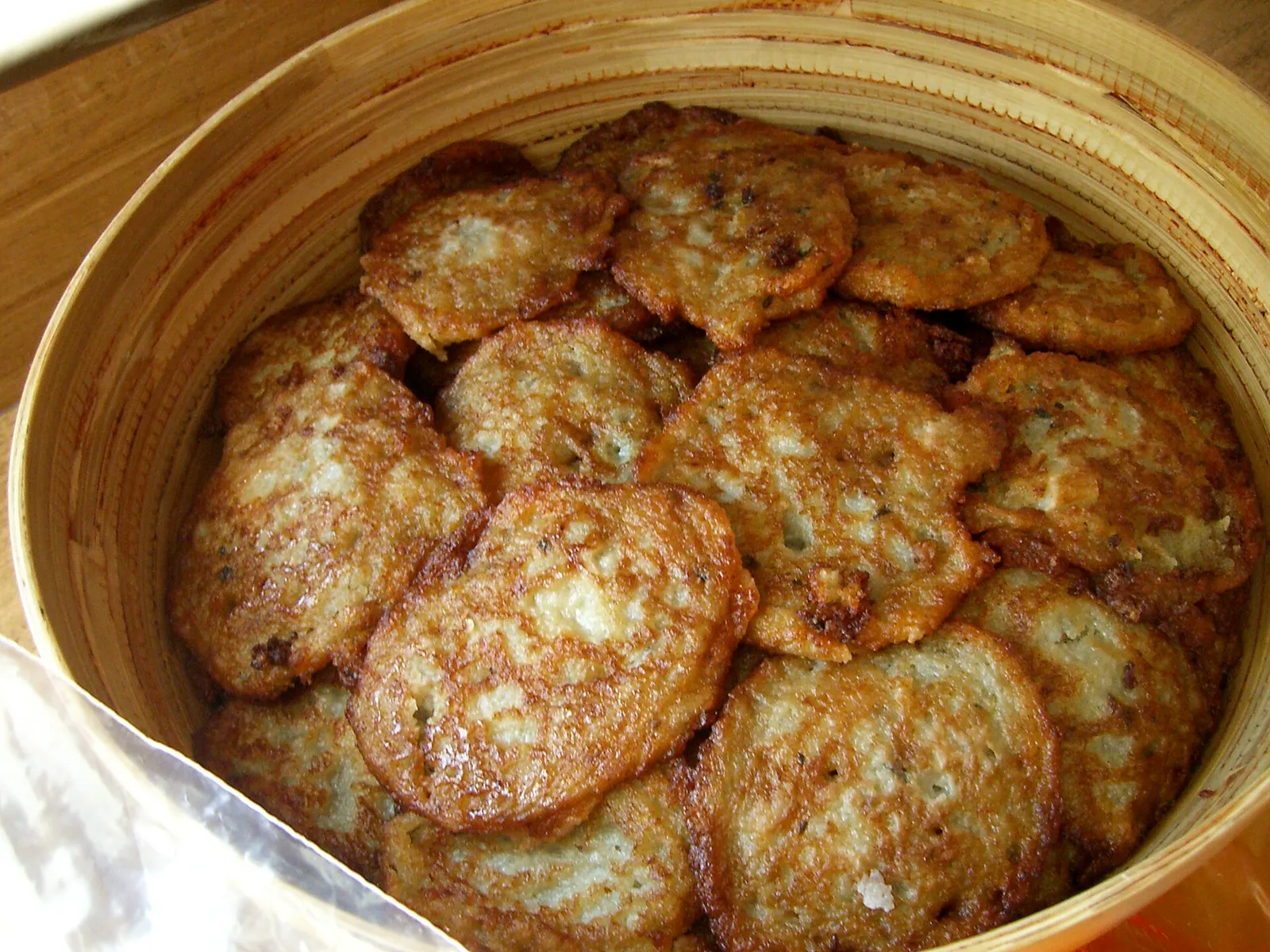 Frasiga potatisplättar (genrebild)