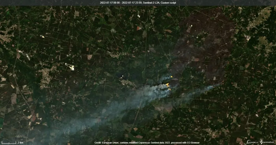 Satellitbild över skogsbränder i Gironde i Frankrike
