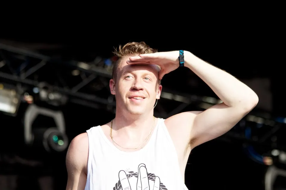 Macklemore på scen, arkivbild