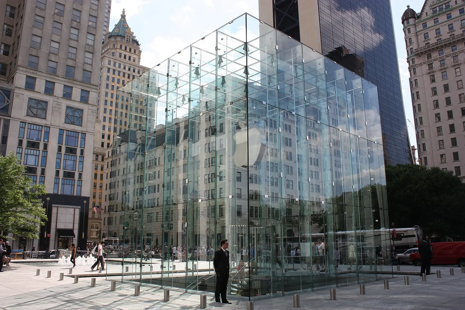 Apples glaskub-butik på Femte avenyn i New York