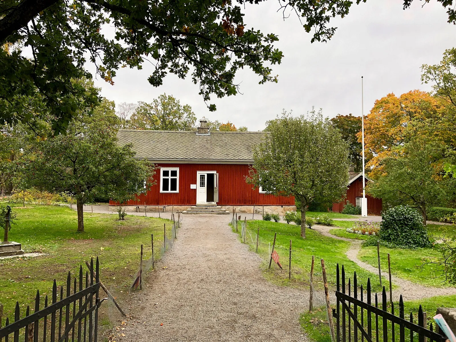 Svensk skolbyggnad