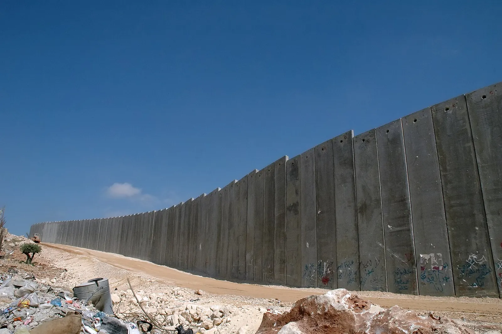 Arkivbild: den israeliska barriären på Västbanken.