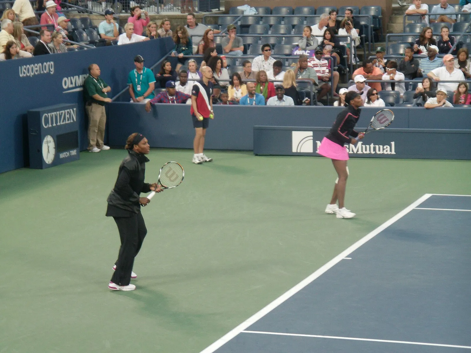 Arkivbild: Venus och Serena Williams i US Open 2009.