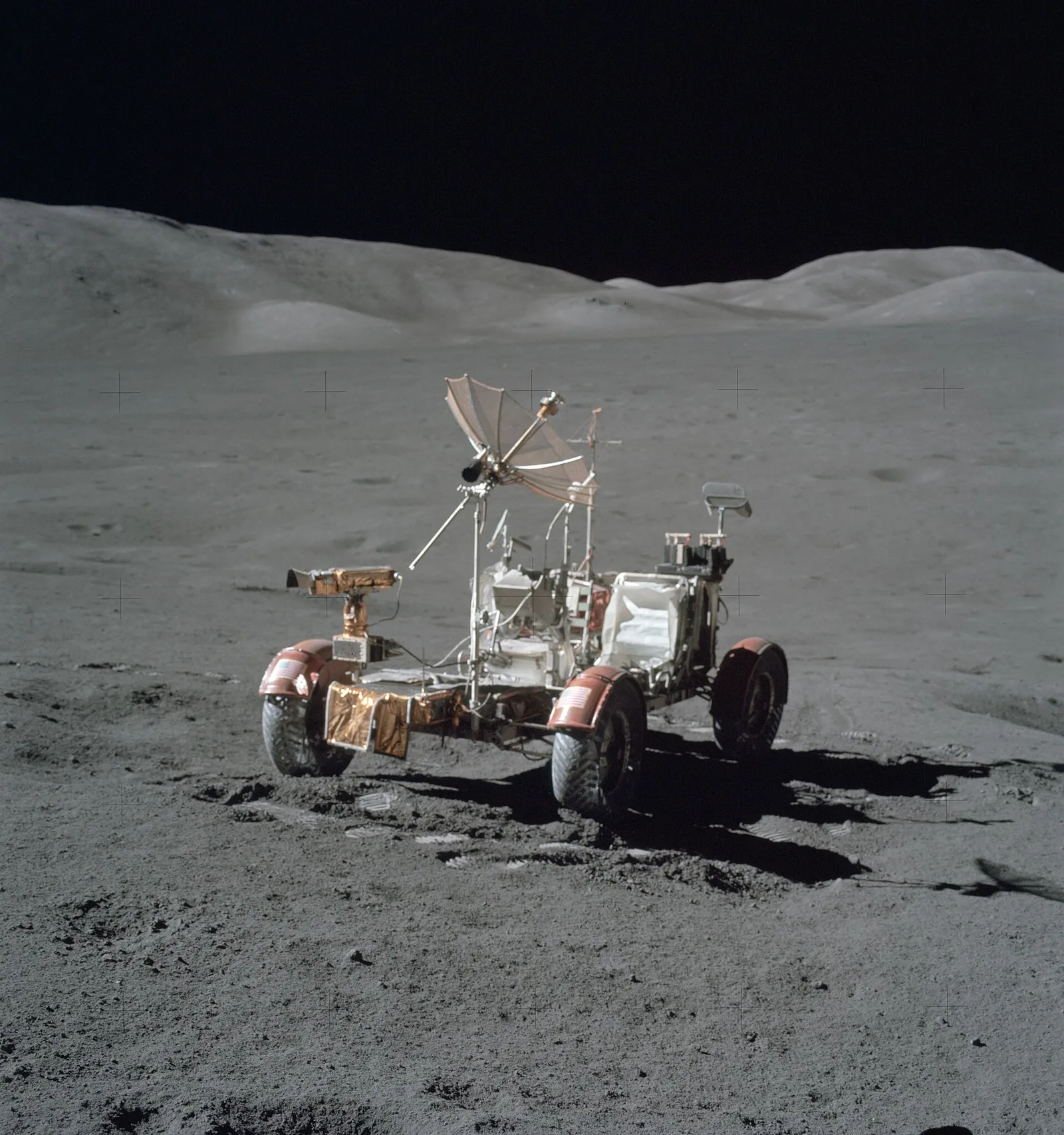 Månbilen från Apollo 17 på månytan