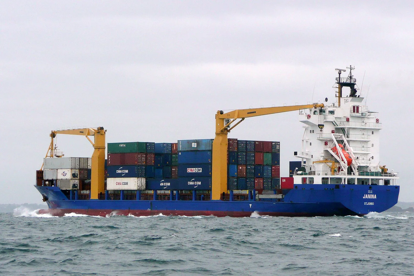 Containerfartyg i internationell handel (genrebild)