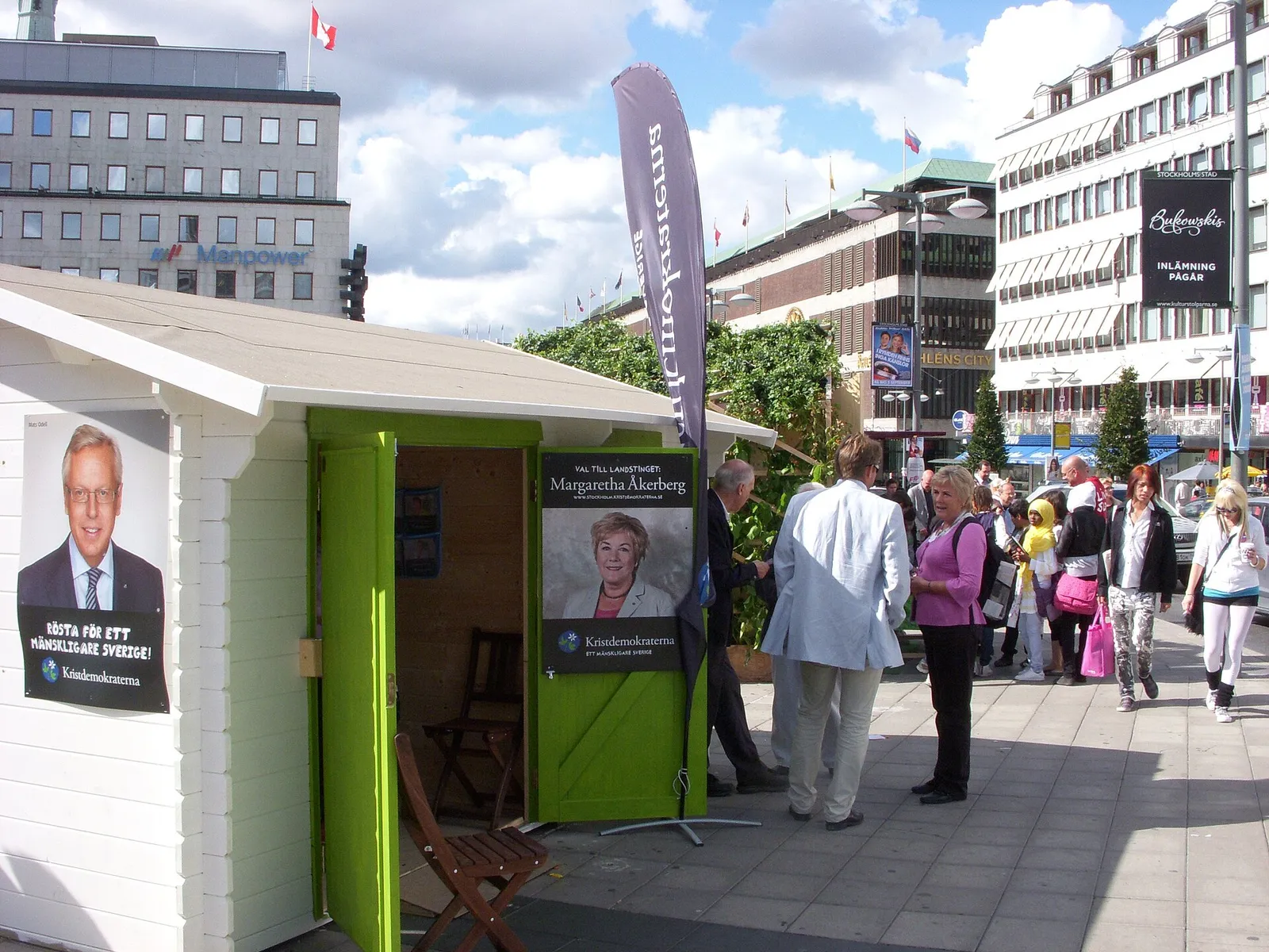 Arkivbild: valstugor på Sergels torg