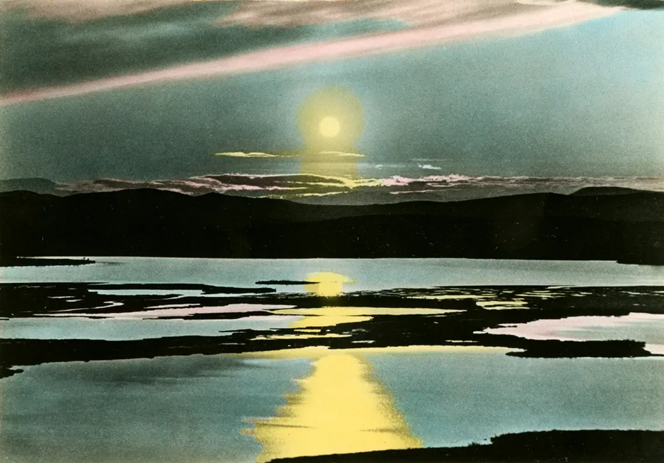 Midnattssol vid sjön Luossajärvi i Kiruna
