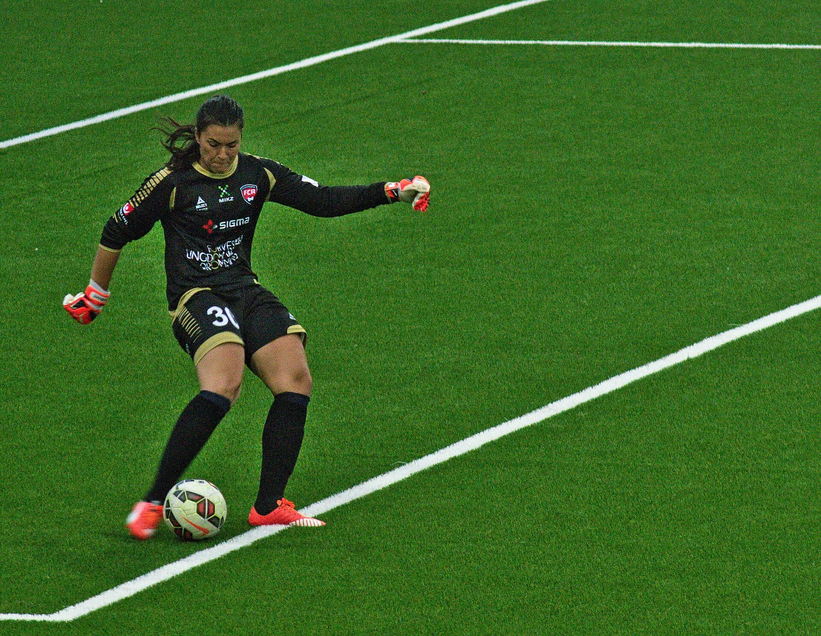 Zecira Musovic i mål för FC Rosengård i en match mot Eskilstuna United