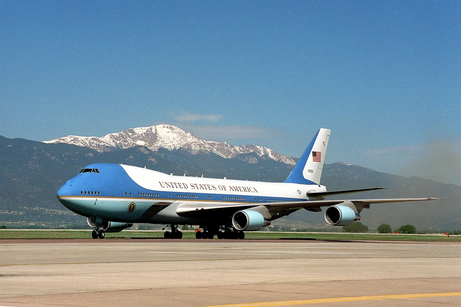 Det amerikanska presidentplanet Air Force One på marken