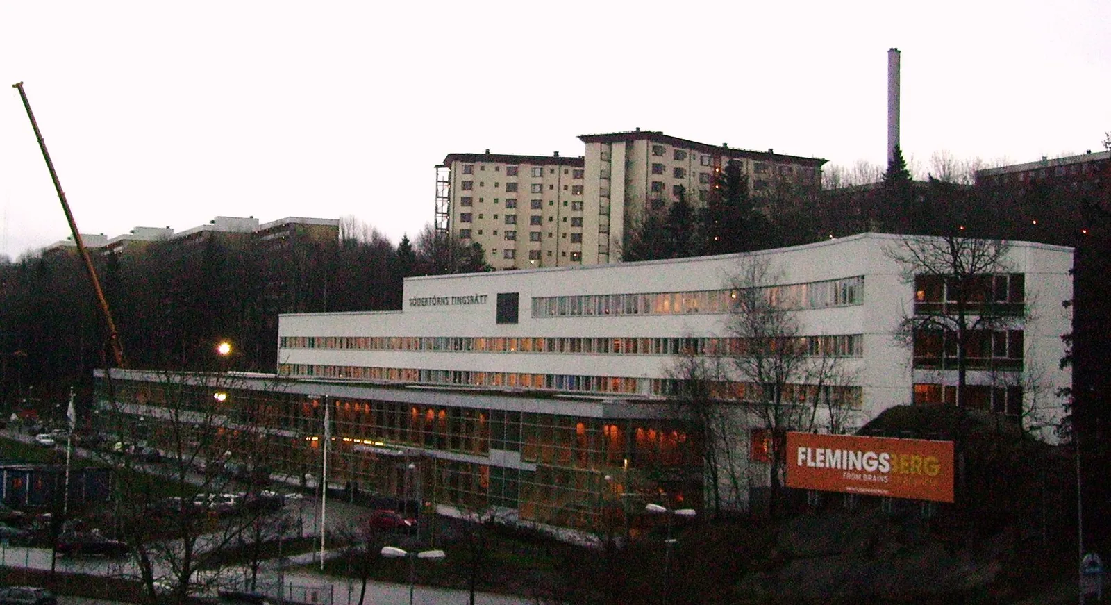 Fasaden på Södertörns tingsrätt, en svensk domstolsbyggnad