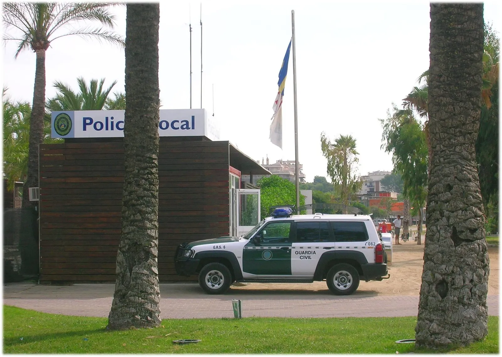 Guardia Civil på patrull i Spanien